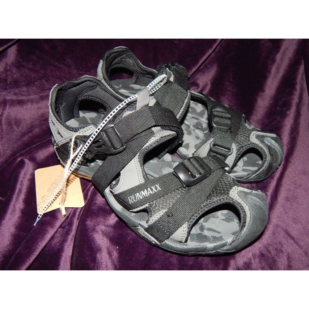 New w Tags RUNMAXX Men's Hiking Fisherman Sandals Size 7 Black and Gray